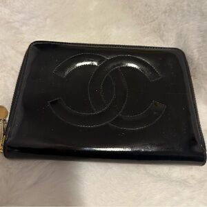 CHANEL Black and Red Leather Coin Purse
